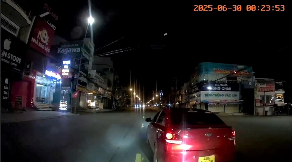 Hinh anh duoc camera hanh trinh ghi lai. Anh: Cong an cung cap