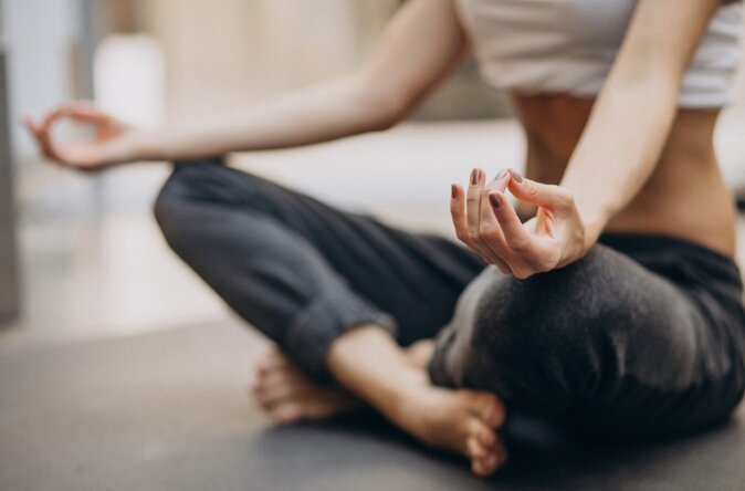 Yoga poses that are good for your period. Photo: Thuy Duong