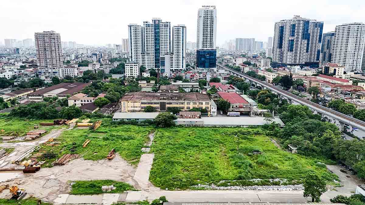 Khu dat da duoc cac doanh nghiep ban giao mat bang sau khi di doi tu nam ngoai, tao dieu kien thuan loi de trien khai du an.