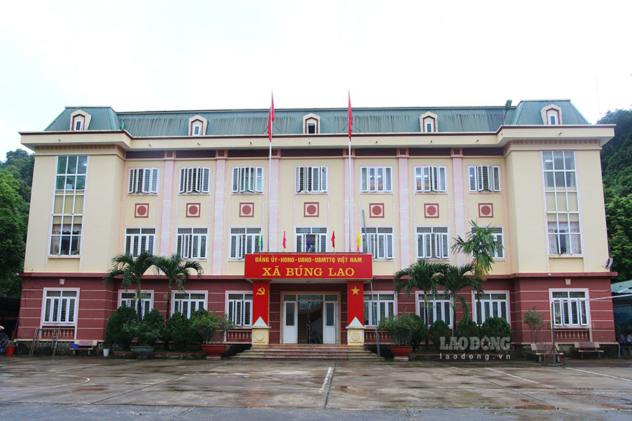 Trung tam Phuc vu hanh chinh cong xa xa Bung Lao. Anh: Quang Dat