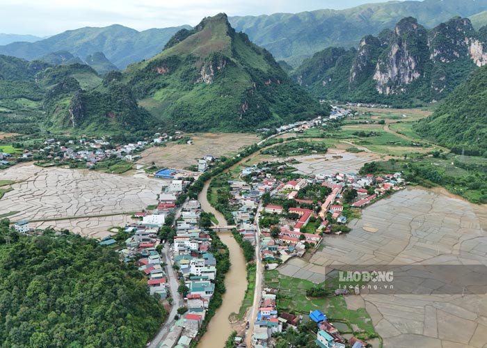 Trung tam xa Bung Lao, tinh Dien Bien. Anh: Quang Dat