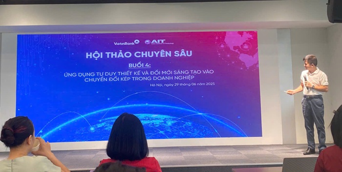 Tien si Phung Van Dong, Giam doc AIT Viet Nam. Anh: VietinBank