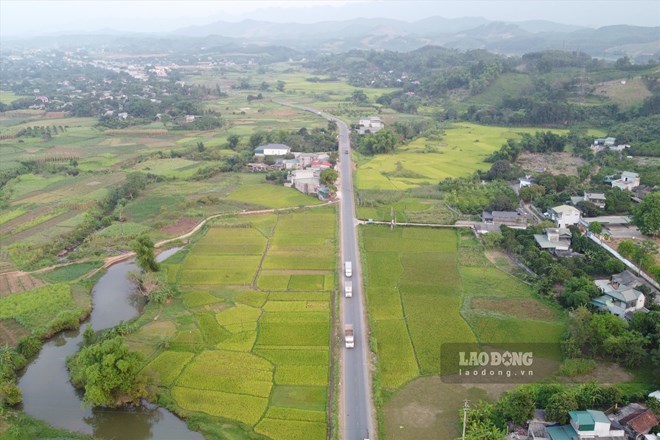 Cử tri Hoà Bình phản ánh nhiều nhà trên Quốc lộ 12B không có lối vào