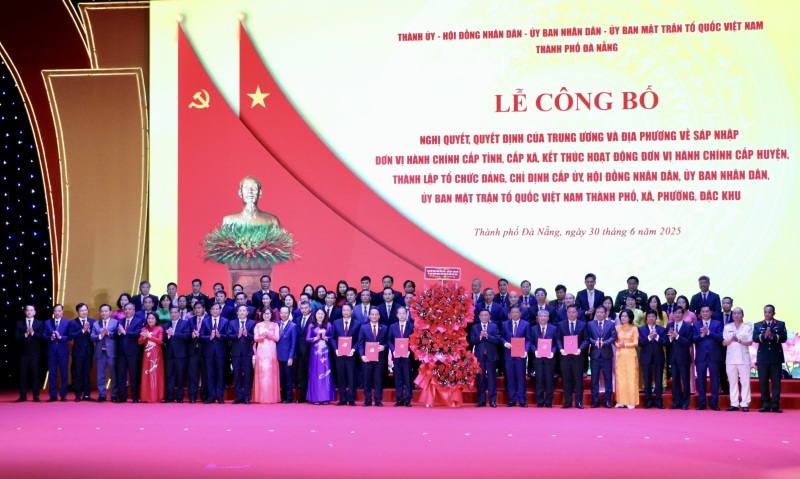 Ban Chap hanh Dang bo TP.Da Nang ra mat tai Le cong bo. Anh: Nguyen Hoang