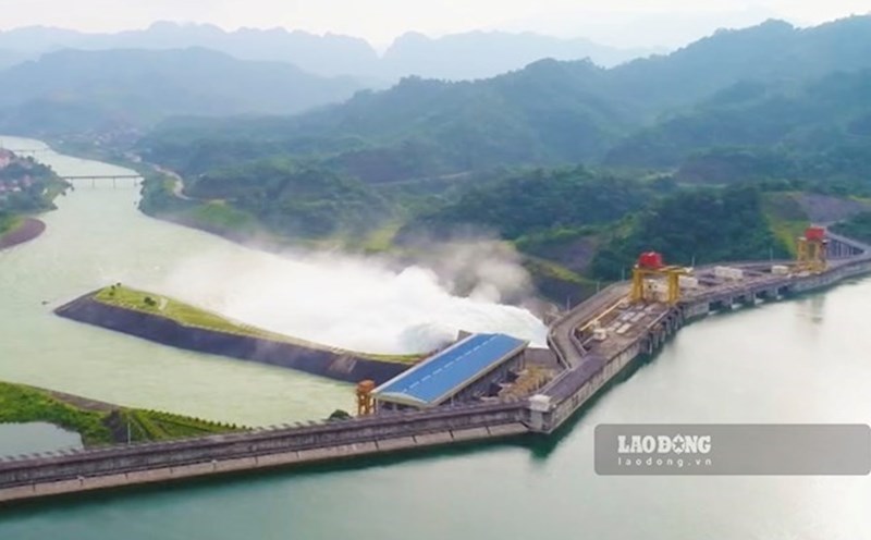 The Ministry of Agriculture and Environment has just issued a telegram on the closure of a bottom spillway of Tuyen Quang hydroelectric reservoir. Photo: Viet Bac