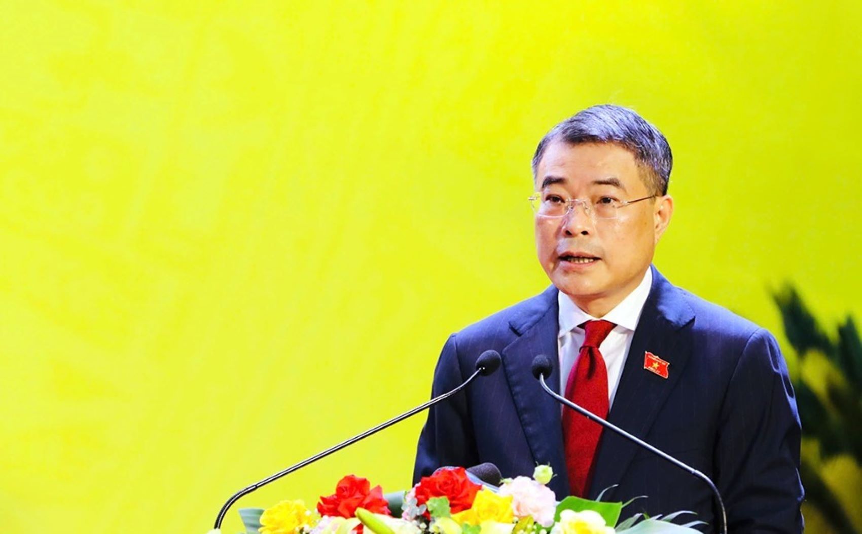 Comrade Le Minh Hung - Politburo member, Secretary of the Party Central Committee, Head of the Central Organization Committee spoke at the historic ceremony in Ninh Binh, on June 30. Photo: Xuan Hung