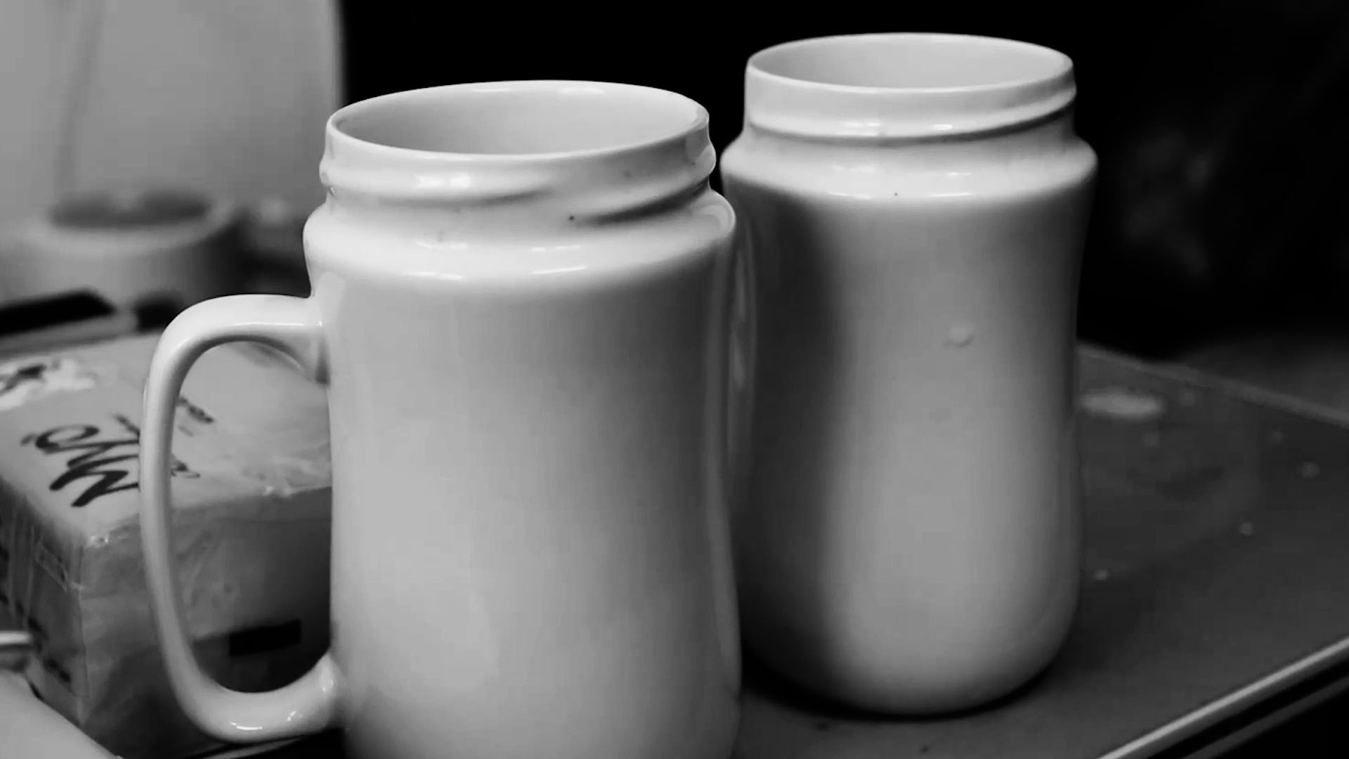 동거가 점점 더 보편화되면서 결혼은 새로운 도전에 직면합니다