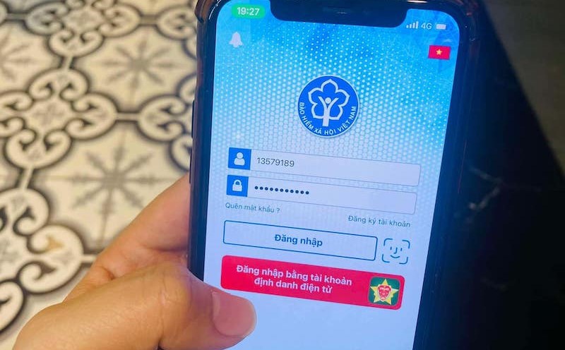 Social insurance has been 100% integrated on the National Public Service Portal. Photo: Thuy Linh