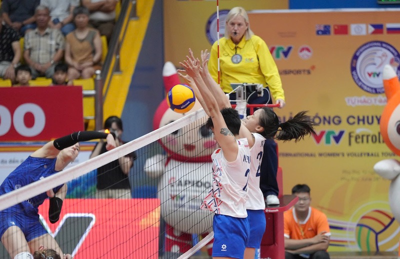 Tuyen bong chuyen nu U21 Viet Nam khoi dau kho khan. Anh: VFV