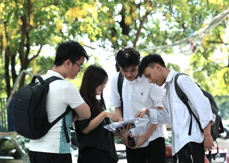 Los estudiantes tomaron el examen de graduacion de la escuela secundaria en 2025. Foto: Hai Nguyen