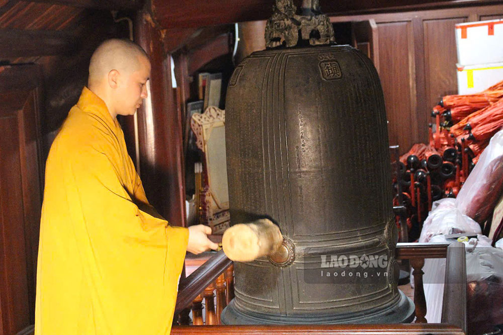 Tru tri cu ba hoi chuong tai chua Tran Quoc vao sang 1.7. Anh: Le Tuyen