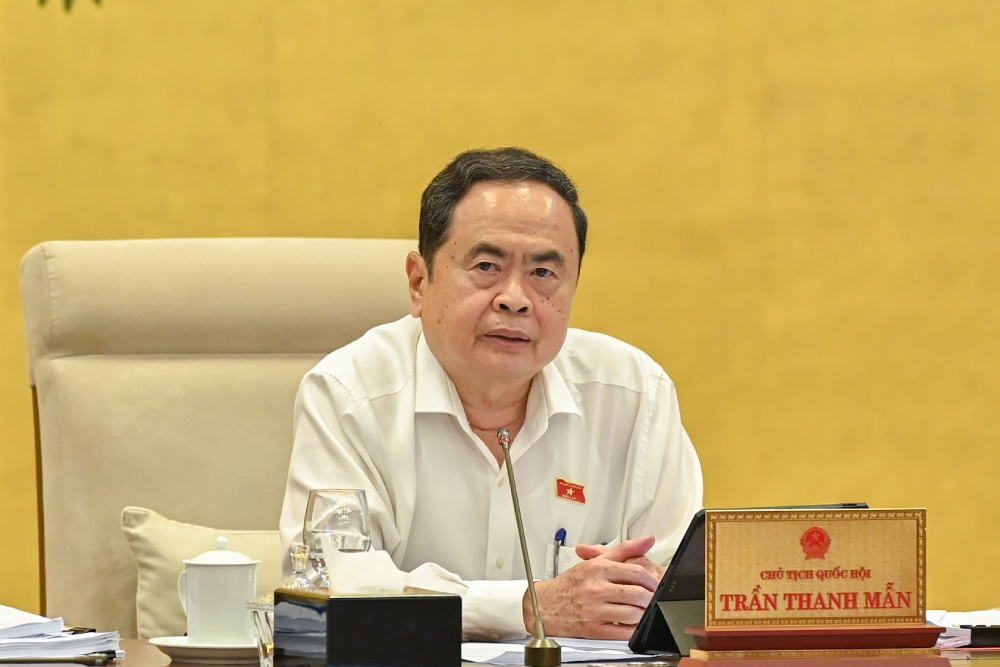 Politburo member and National Assembly Chairman Tran Thanh Man requested to add prohibited acts related to chemicals of unknown origin, chemicals exceeding the permitted threshold or smuggled. Photo: Pham Dong