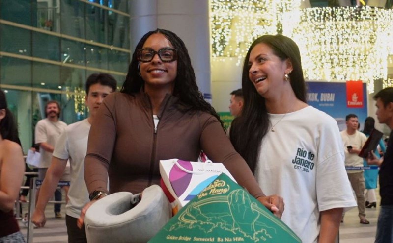 Tourists from Dubai to Da Nang on June 2 on a direct flight, opening up more opportunities for tourism in the Central region to grow. Photo: Tran Thi