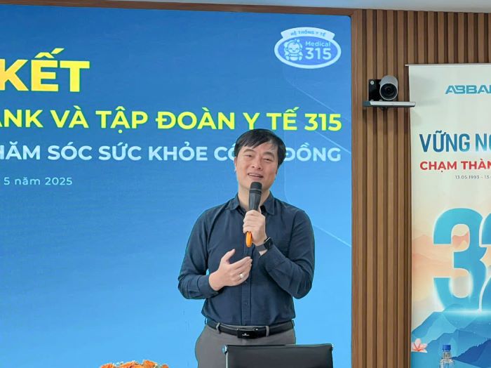 Ong Pham Duy Hieu – Tong Giam doc ABBANK phat bieu tai Le ky ket. Anh ABBANK