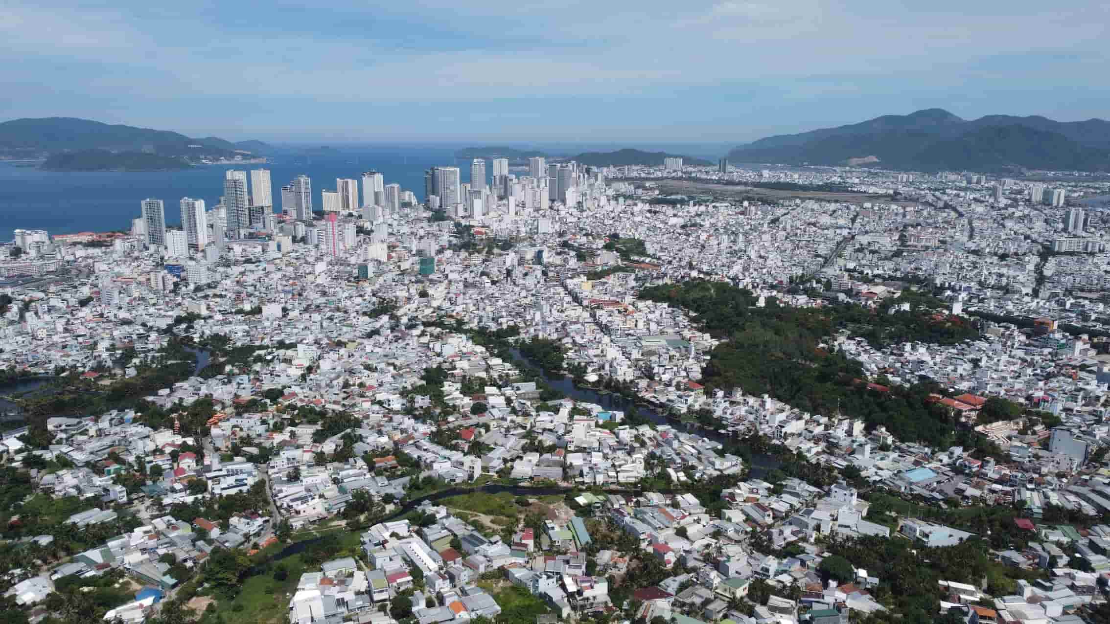 The locality will have a standing department to guide when reorganizing the apparatus in Khanh Hoa. Photo: Huu Long