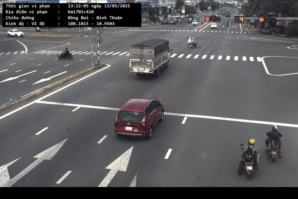 La imagen del auto es fria. Foto: Policia de Binh Thuan