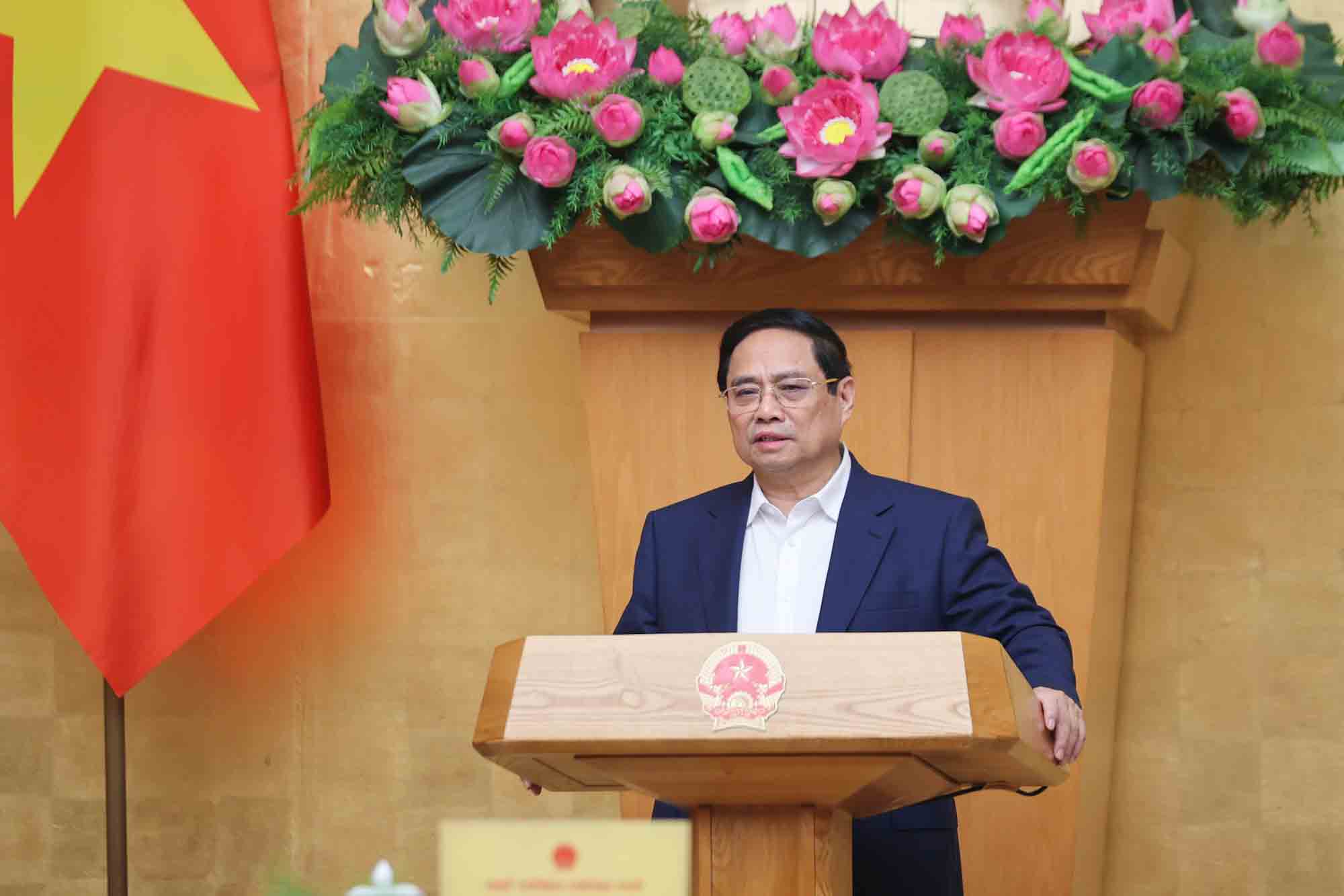 Politburo member and Prime Minister Pham Minh Chinh chaired the regular Government meeting in May 2025 to assess the socio-economic situation in May and the first 5 months of 2025. Photo: VGP/Nhat Bac.