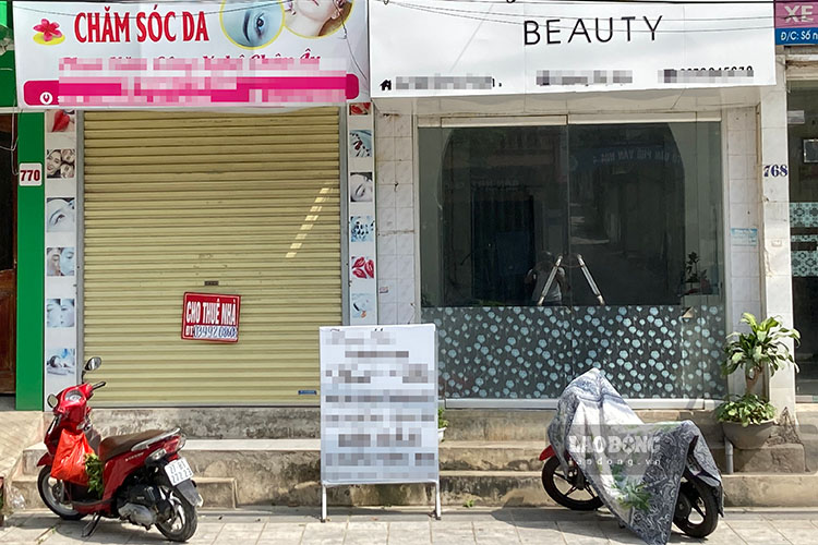 Many business households in Dien Bien province said that they are confused about the new tax policy (photo taken on the morning of June 4). Photo: Quang Dat