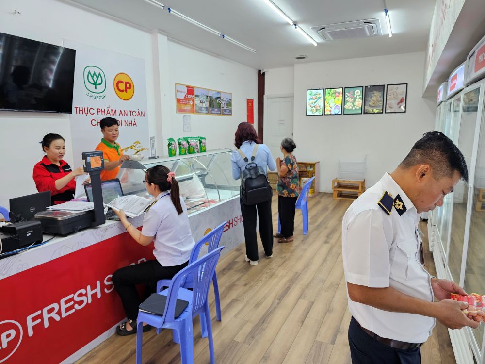 Binh Duong inspects C.P.'s business locations. Photo: Provided by the Binh Duong Department of Animal Husbandry and Fisheries
