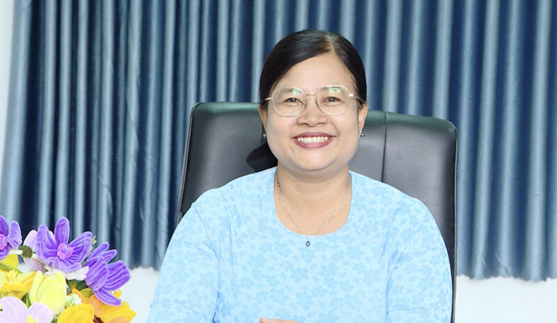 Bà Ngô Sô Phe, nữ tiến sĩ Khmer đầu tiên của tỉnh Trà Vinh. Ảnh: Hoàng Lộc