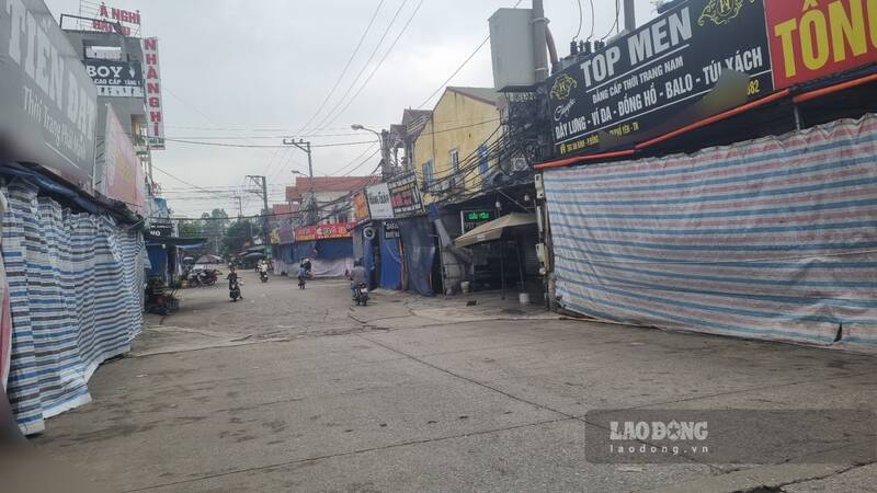 Nhieu kiot tai cho KTX Samsung cung dung kinh doanh. Anh: Lam Thanh