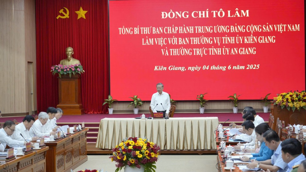 Quang canh buoi lam viec. Anh: Nam Phuong