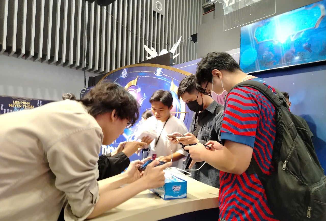 From playing games to creating games, the Vietnamese creative community has many opportunities to create games on major platforms around the world. Photo: Nguyen Dang