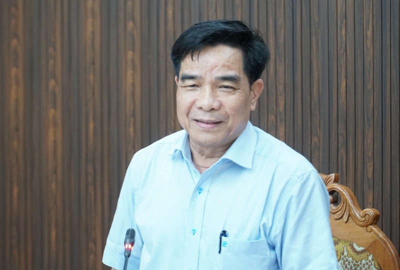 Chu tich UBND tinh Quang Nam Le Van Dung nhan manh viec sap xep, bo tri tru so doi du phai tao thuan loi cho nguoi dan den lien he cong tac. Anh: Hoang Bin
