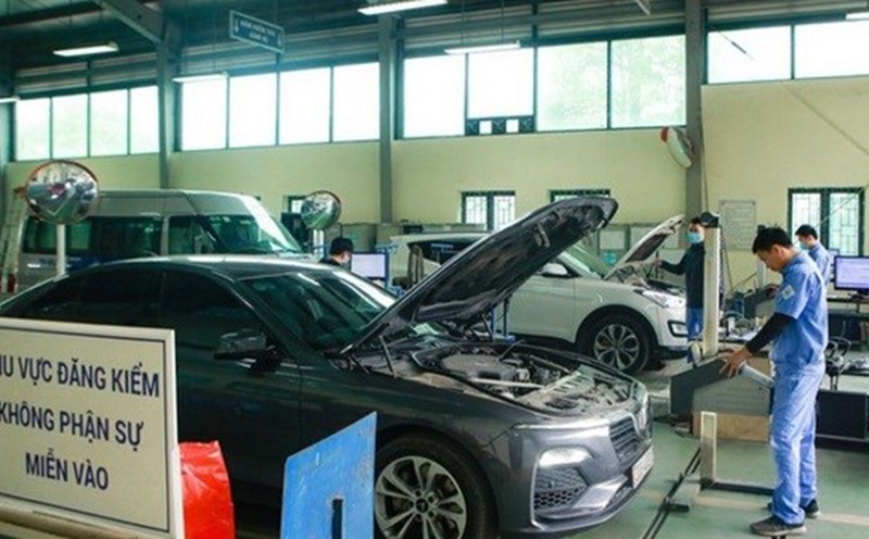 El Departamento de Registro propuso eliminar las dificultades para unos 850,000 vehiculos comerciales de transporte. Foto: Minh Hanh