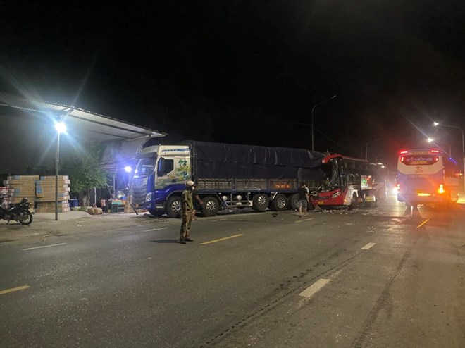 La escena del accidente causo 28 victimas en Hue Bypass. Foto: P.an