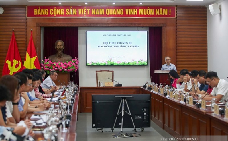 Deputy Minister of Culture, Sports and Tourism Phan Tam chaired the Workshop on "Digital transformation in the field of Culture". Photo: Ministry of Culture, Sports and Tourism