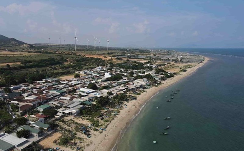 The locality urgently needs VND3,200 billion to resettle and compensate for the Ninh Thuan nuclear power project. Photo: Huu Long