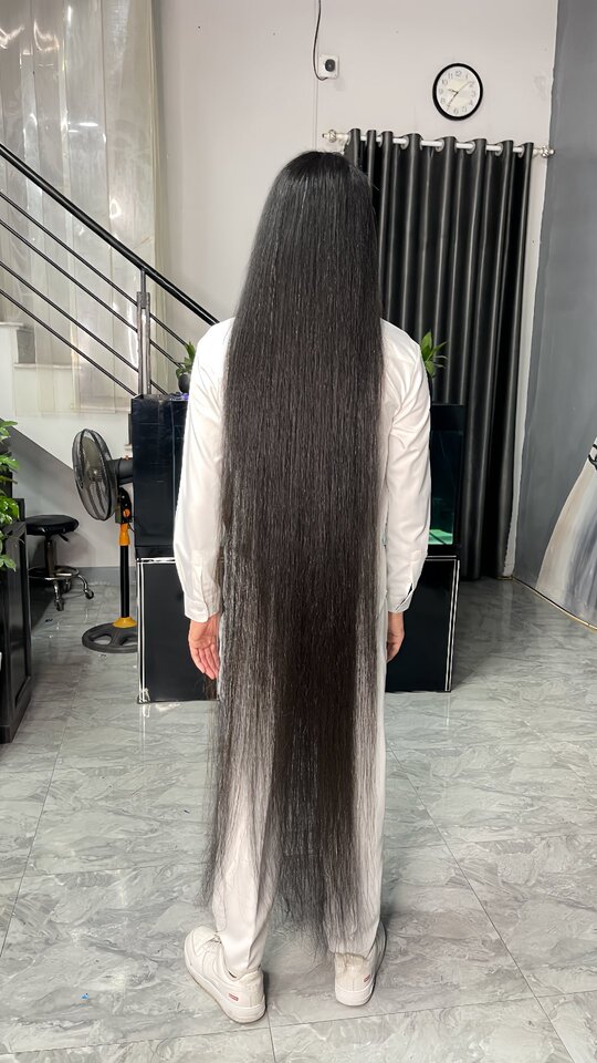 Anh Vu Quoc Viet Hai Duong va mai toc dai 1,7m
