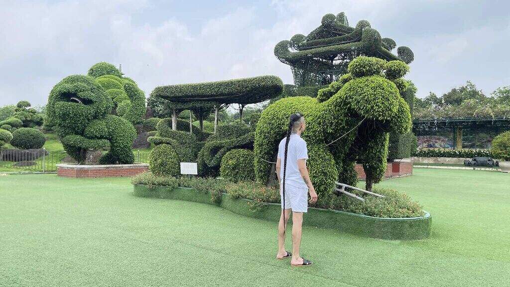 Nguoi dan ong Hai Duong nuoi toc dai 1,7m gay chu y nho su kien tri va phong cach ca nhan doc dao. Anh: Nhan vat cung cap