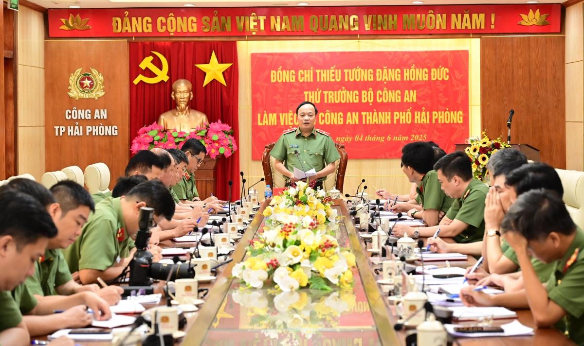 Deputy Minister Dang Hong Duc chaired the meeting. Photo: Hai Phong City Police