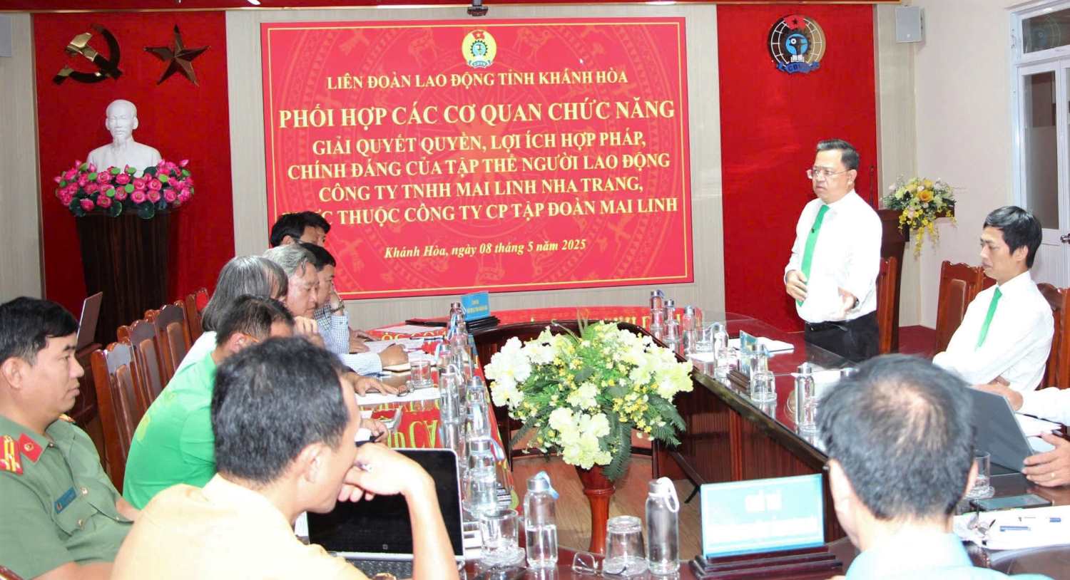 Mai Linh Nha Trang continues to pay small drops of unpaid wages and benefits to workers. Photo: Phuong Linh