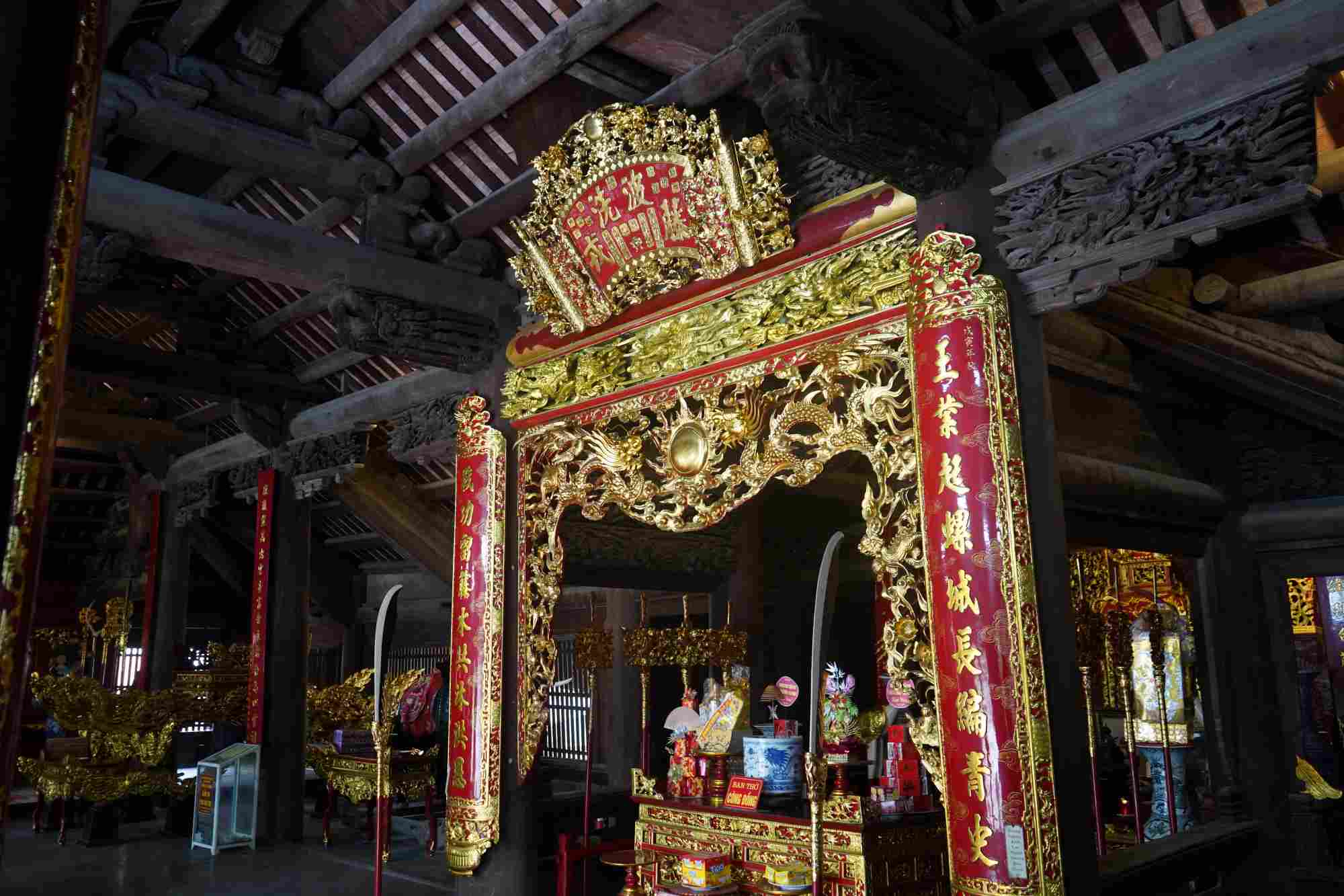 Có gì ở tour đêm đầu tiên của Hải Phòng tại đình cổ hơn 300 tuổi?