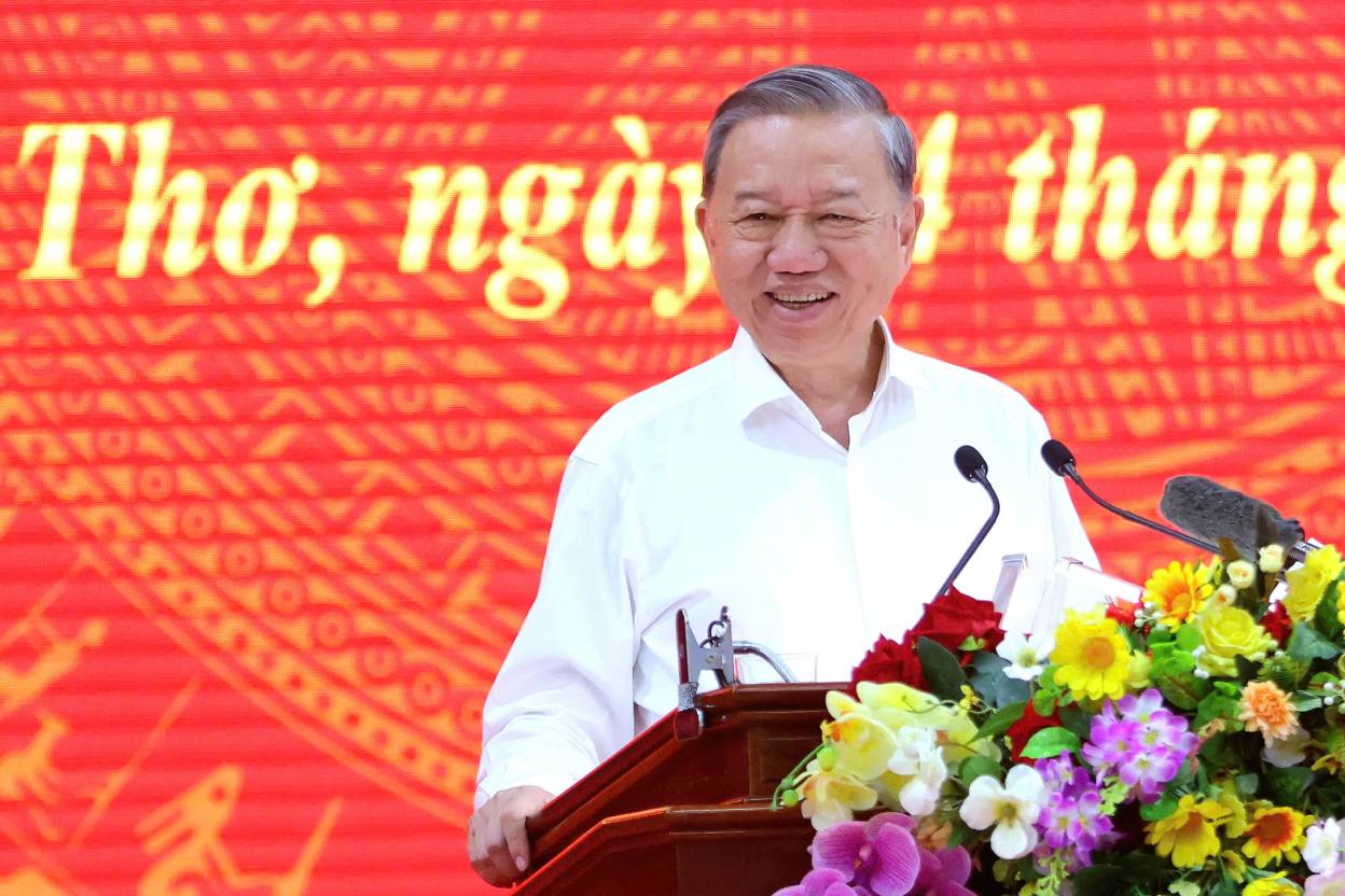 General Secretary To Lam gave a speech at the meeting with the Standing Committee of the Can Tho City Party Committee and the Standing Committee of the Soc Trang and Hau Giang Provincial Party Committees. Photo: Ta Quang
