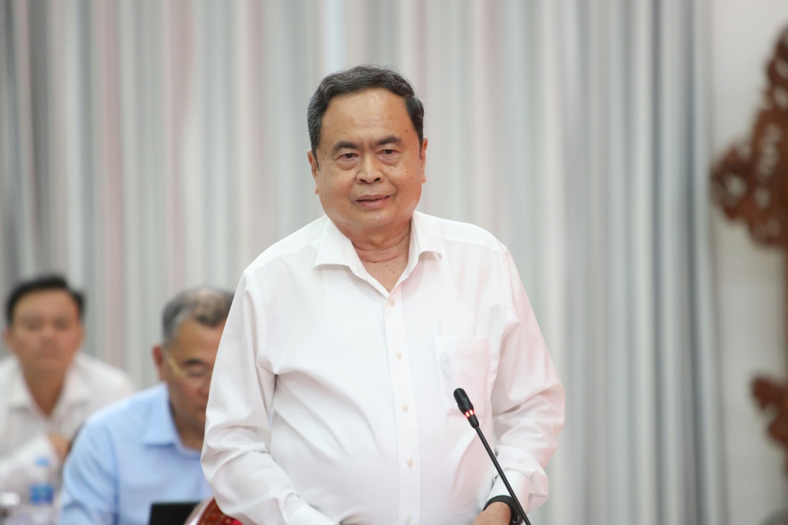 Uy vien Bo Chinh tri, Chu tich Quoc hoi Tran Thanh Man phat bieu tai buoi lam viec. Anh: Ta Quang