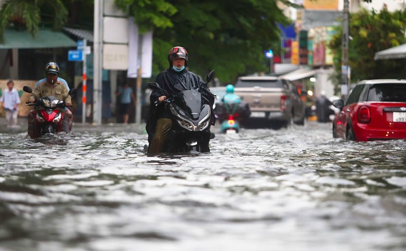 Ho Chi Minh City experienced the heaviest rain since the beginning of the season. Photo: Viet Anh