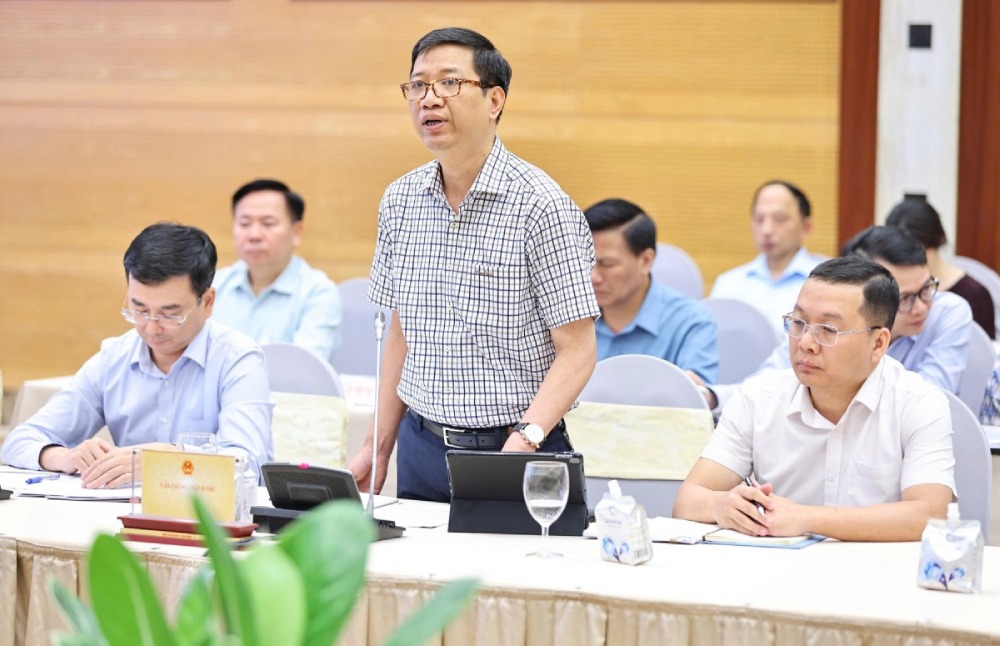 Mr. Nguyen Duy Hoang - Director of the Department of Administrative Procedure Control said that the provincial-level public service portal will be closed from July 1. Photo: Pham Dong