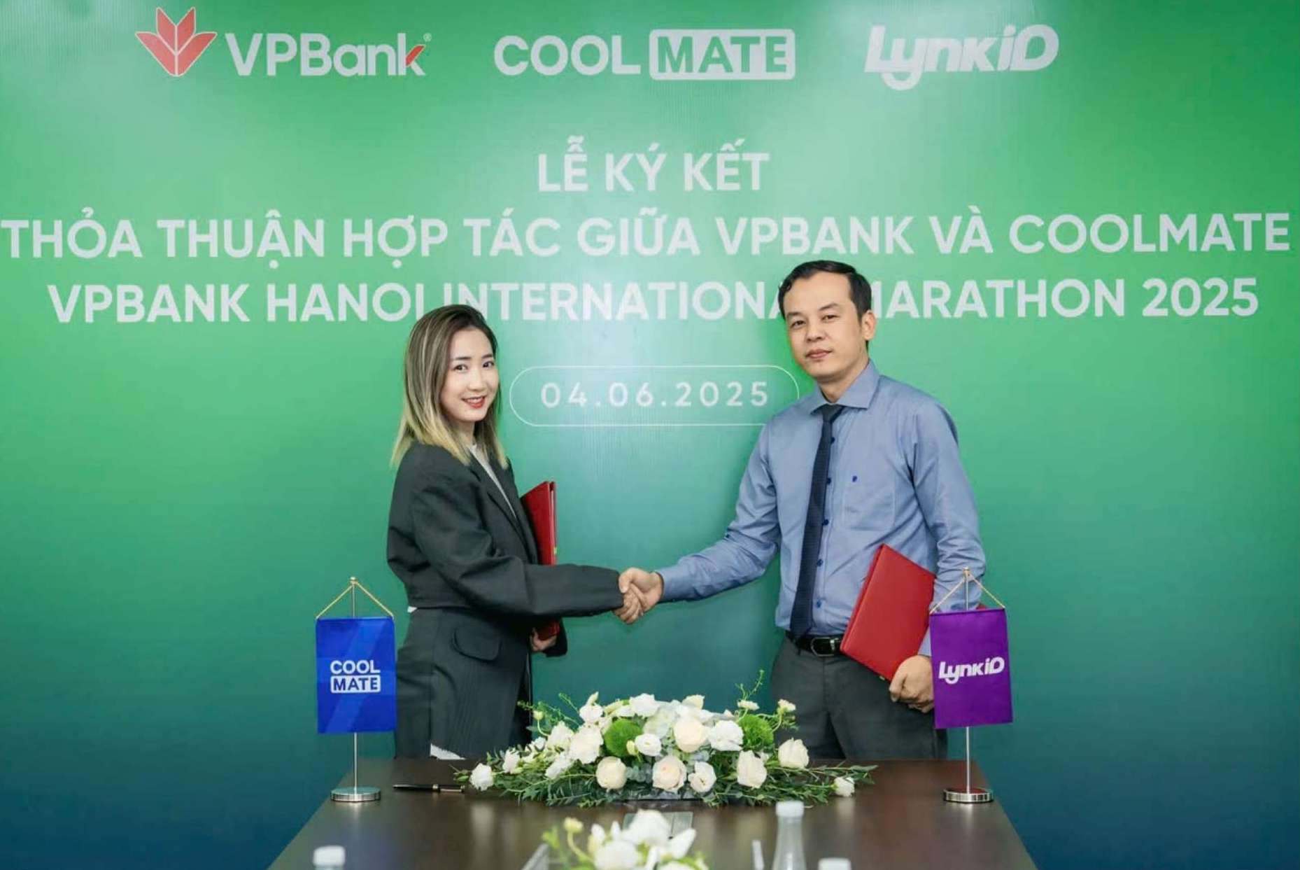 Dai dien LynkiD va Coolmate tai le ky ket thoa thuan, khang dinh hop tac chien luoc tao ra nhieu co hoi sang tao cho hai ben. Anh: VPBank