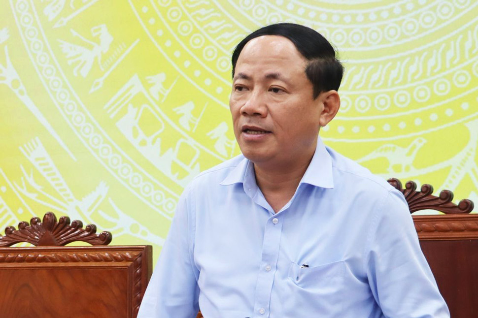 Chu tich UBND tinh Binh Dinh Pham Anh Tuan chi dao tai hoi nghi. Anh: Thuy Trang
