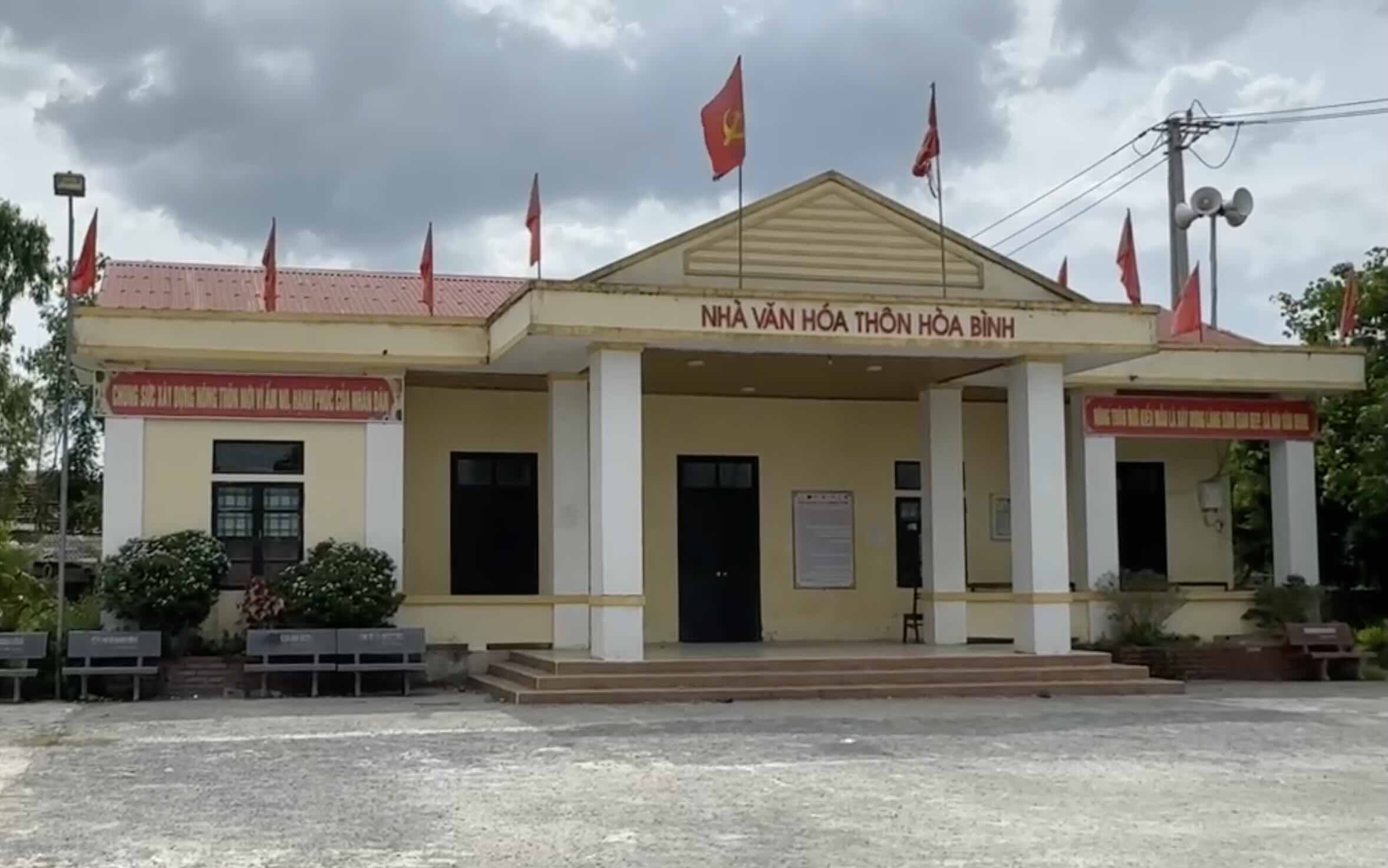 La necesidad de una necesidad urgente de parque infantil cuando llegue el verano.