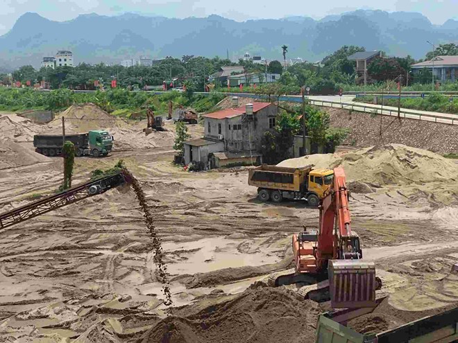 Nhiều mỏ cát hết hạn khai thác, giá vật liệu xây dựng tăng cao