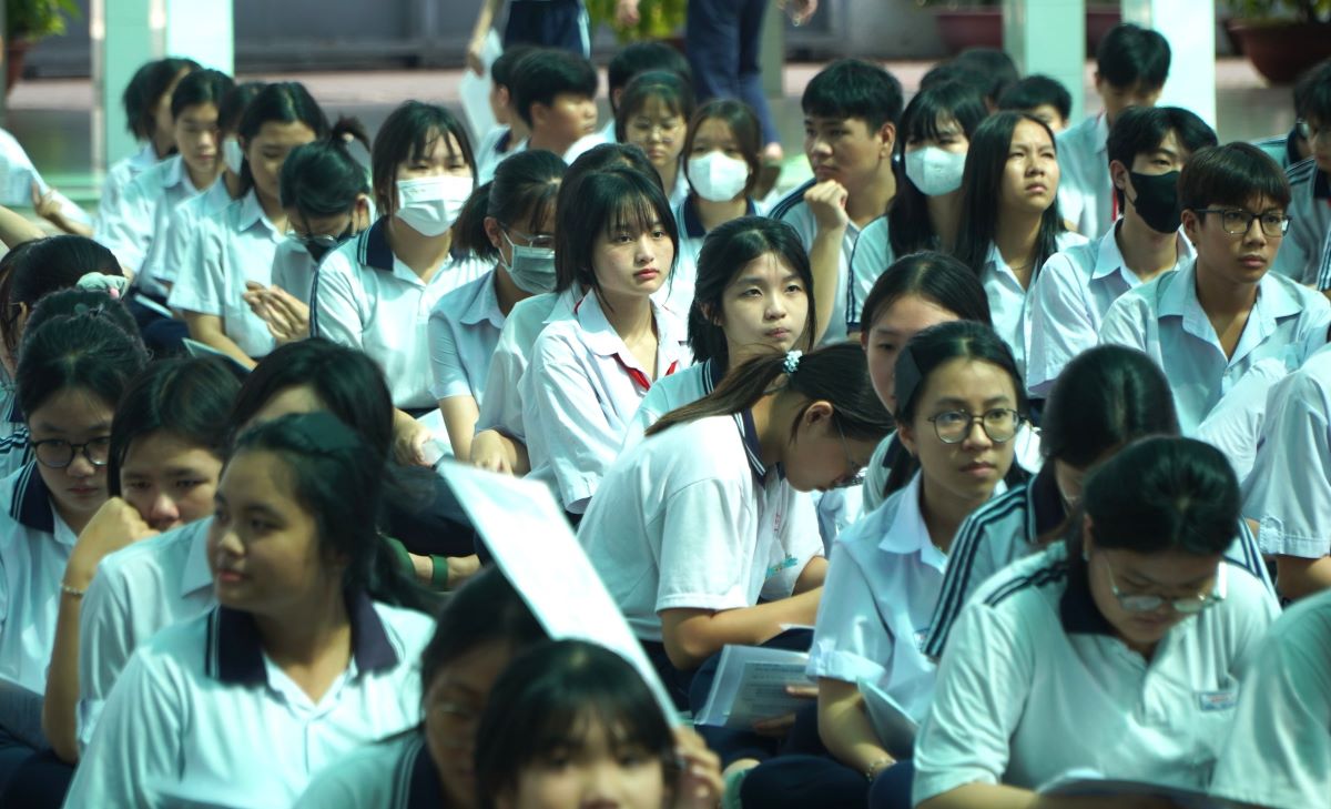 Thi sinh du thi tai diem thi Truong THCS Binh An (Quan 8). Anh: Chan Phuc