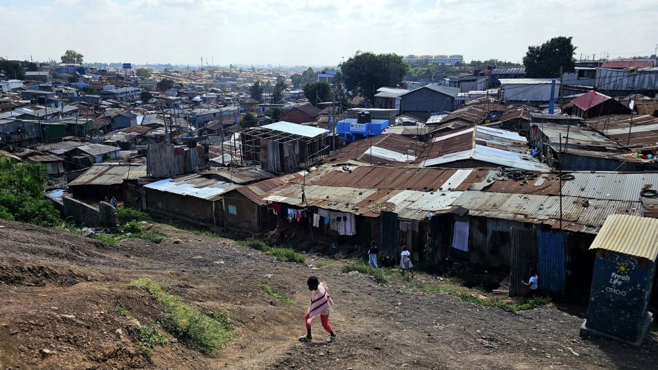 Roofs collapsed in Kibera (Kenya). Photo: Thien Trang