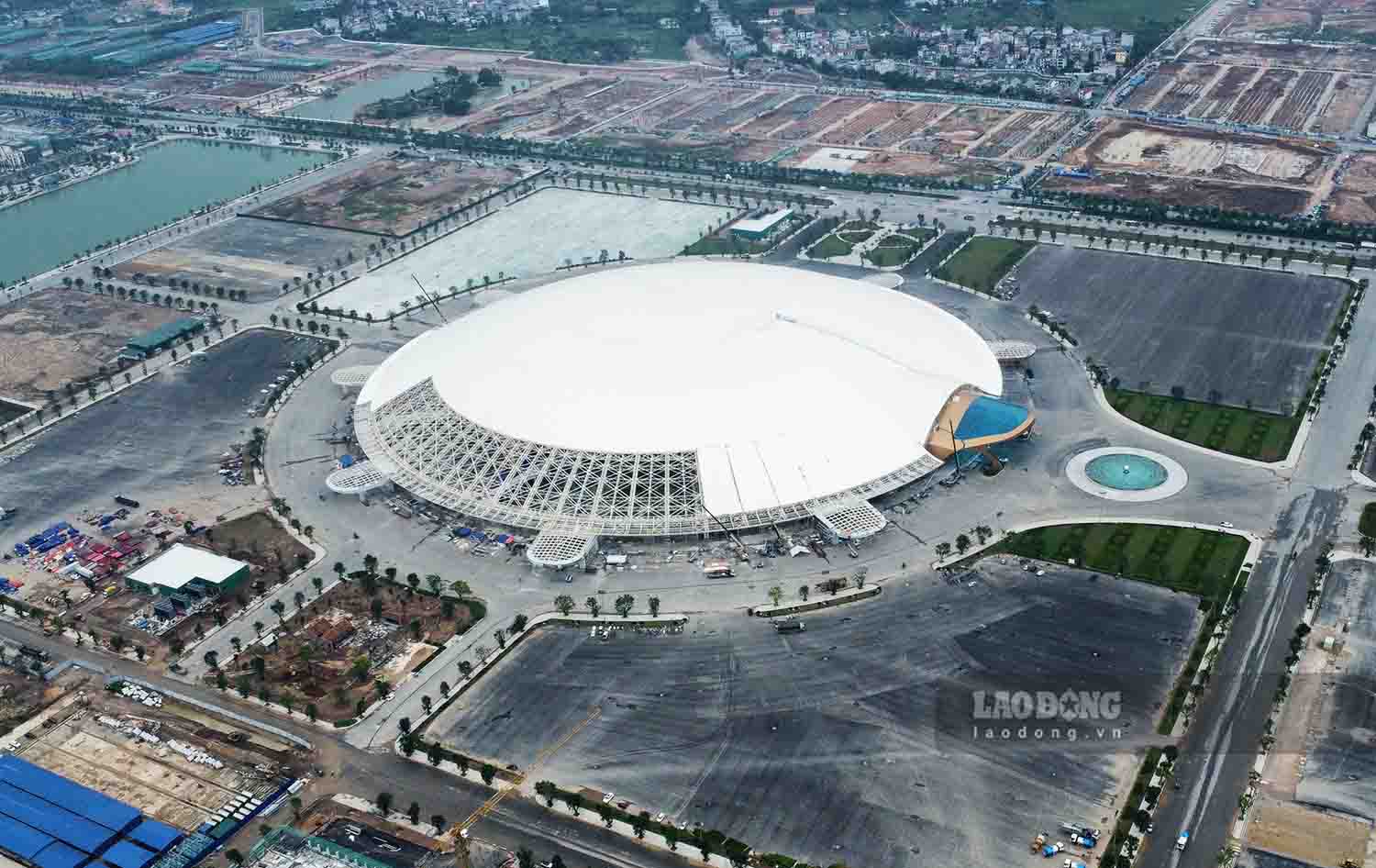 The National Exhibition Center is about to be completed. Photo: Viet Bac.