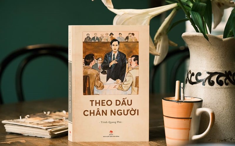 The collection of short stories "Following the footsteps of a Human" by writer Trinh Quang Phu was officially released to readers. Photo: Provided by the Publishing House