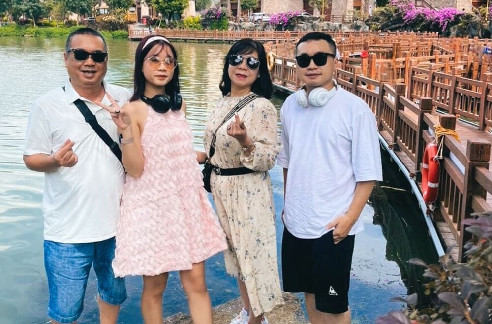 Going out and picnicking together will help the family have more memorable memories. Photo: Tuan Dat